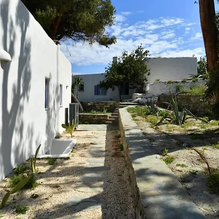 Saint John With 3 Bedrooms & Pool Holiday home *