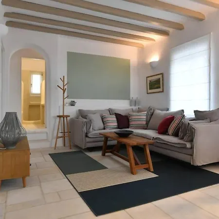 Saint John With 3 Bedrooms & Pool