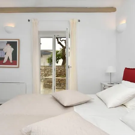 Saint John With 3 Bedrooms & Pool Holiday home *